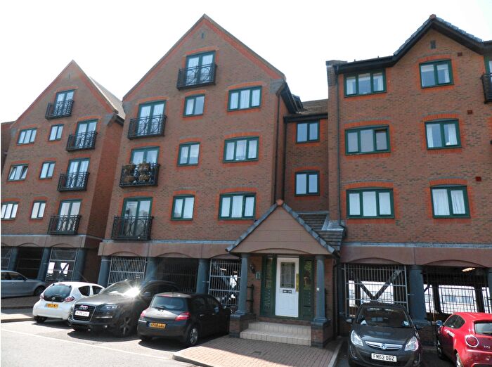 2 Bedroom Flat To Rent In South Ferry Quay, Liverpool, L3