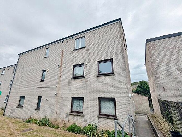 2 Bedroom Flat For Sale In Lakeview Close, Porthcawl, Bridgend, CF36