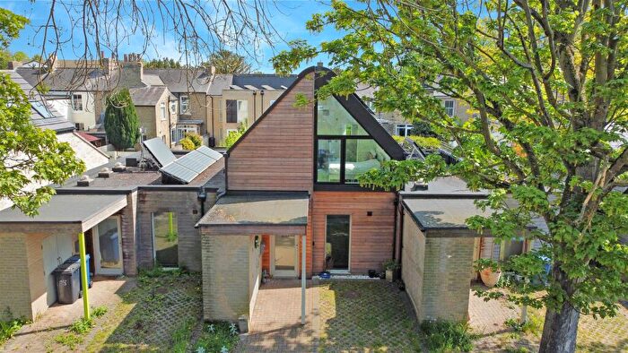 4 Bedroom End Of Terrace House For Sale In North Street, Cambridge, CB4