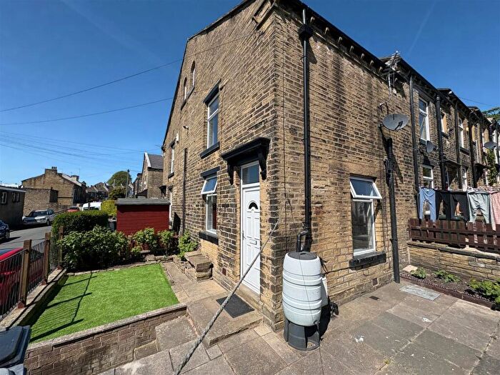 2 Bedroom Terraced House To Rent In George Street, Thornton, Bradford, BD13