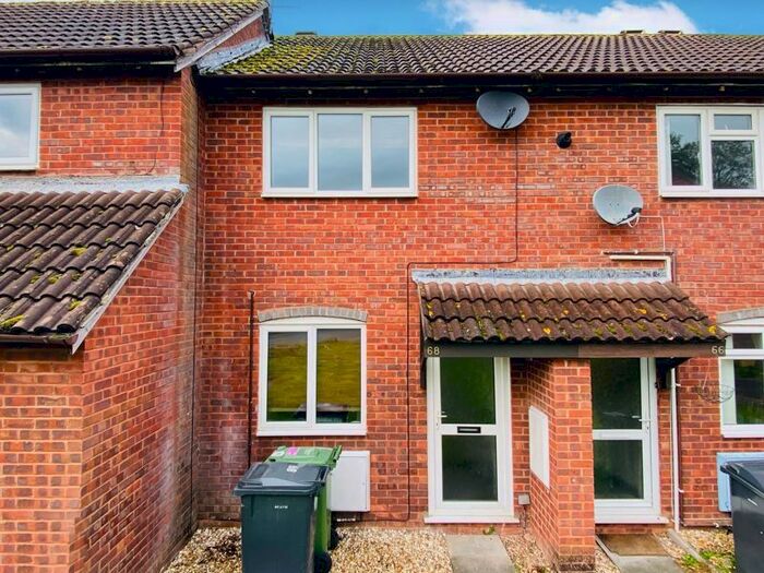 2 Bedroom Terraced House To Rent In Queensway, Taunton, TA1