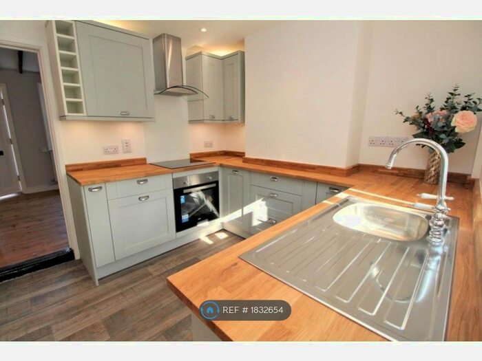 2 Bedroom Terraced House To Rent In East Bay, Colchester, CO1