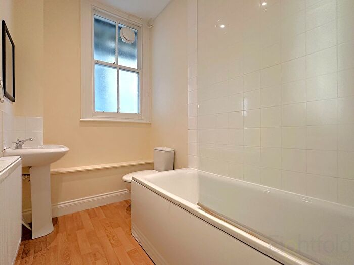 2 Bedroom Flat To Rent In Flat, Burlington Street, Brighton, East Sussex, BN2