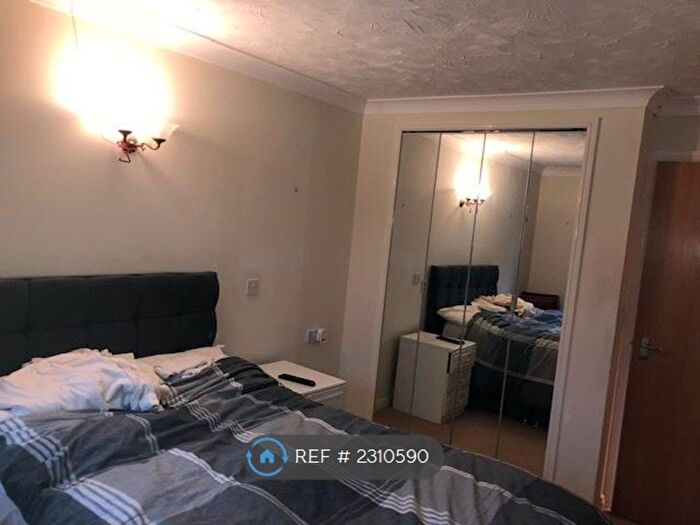 1 Bedroom Flat To Rent In Primley Park View, Leeds, LS17