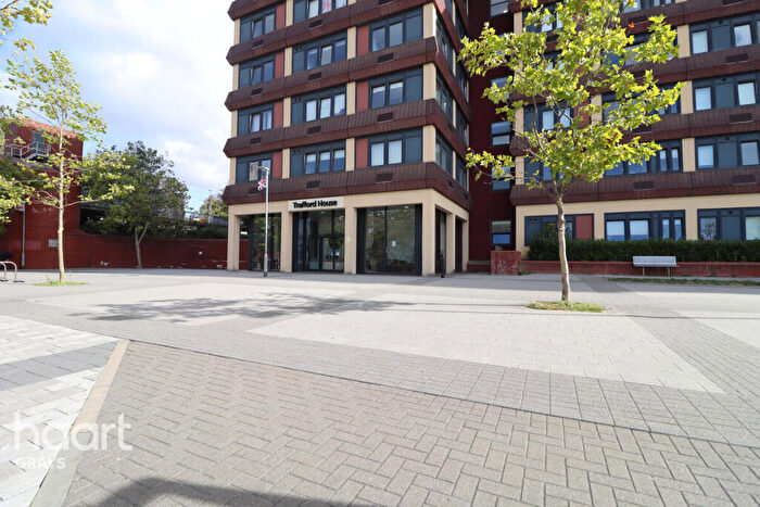 2 Bedroom Flat To Rent In Cherrydown East, Basildon, SS16