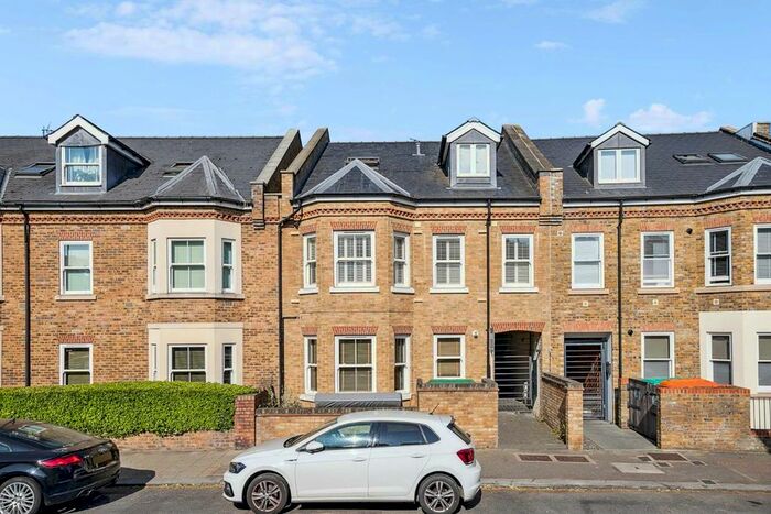 2 Bedroom Flat To Rent In Acton Lane, London, W4