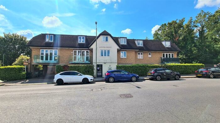 3 Bedroom Flat To Rent In Andora Court, Longmore Ave, East Barnet, EN4