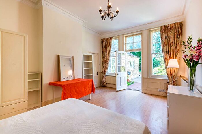 2 Bedroom Flat To Rent In Dartmouth Road, Willesden Green, London, NW2