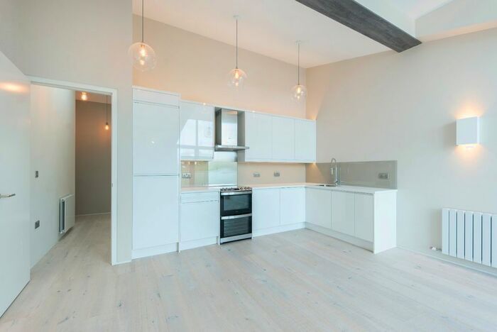 2 Bedroom Flat To Rent In Lambton Road, West Wimbledon, SW20