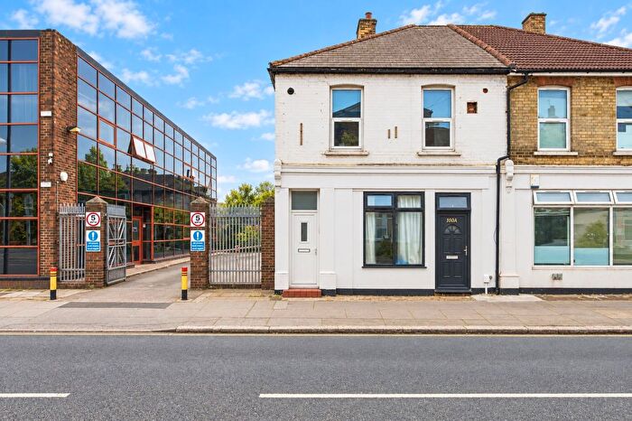 3 Bedroom Maisonette For Sale In Windmill Road, Croydon, CR0