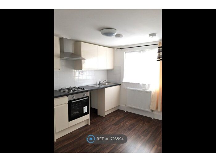 1 Bedroom Flat To Rent In High Street North, Dunstable, LU6