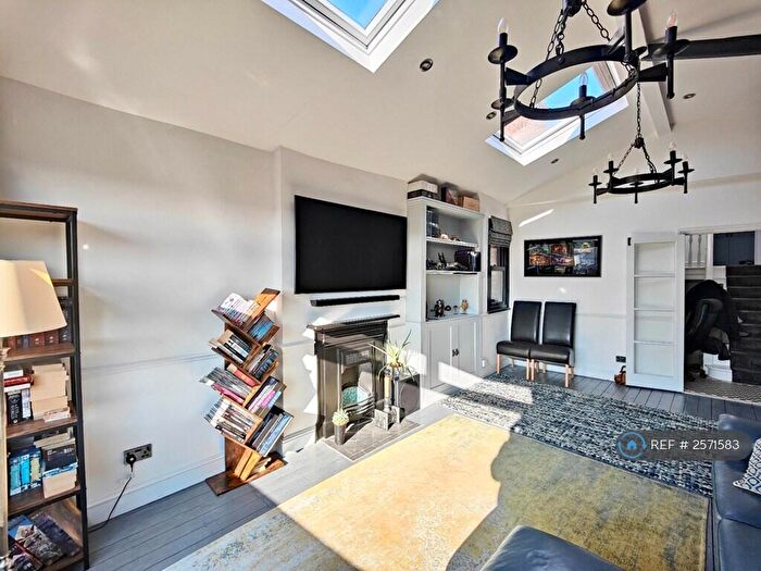 2 Bedroom Flat To Rent In Muswell Hill, London, N10