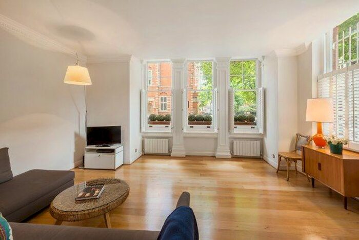 3 Bedroom Flat To Rent In Collingham Gardens, London, SW5