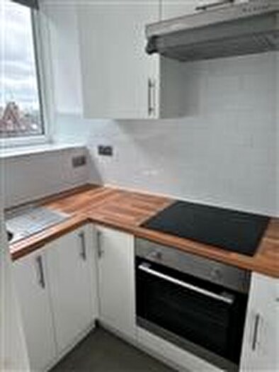 1 Bedroom Studio To Rent In Flat, Brudenell Road, LS6