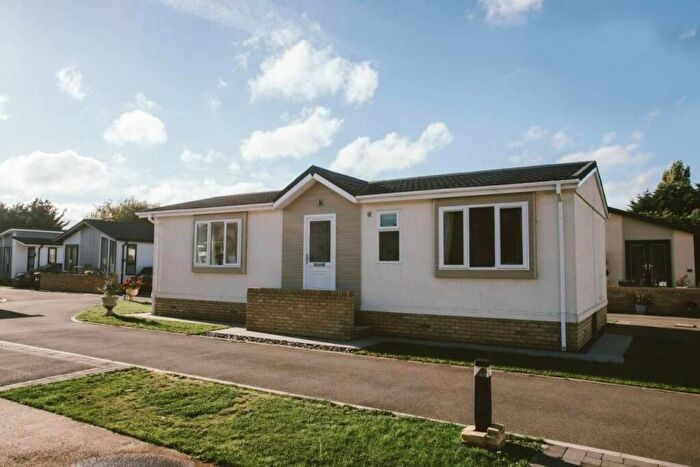 2 Bedroom Park Home For Sale In Countryside Location, Cambs Norfolk Border, PE14
