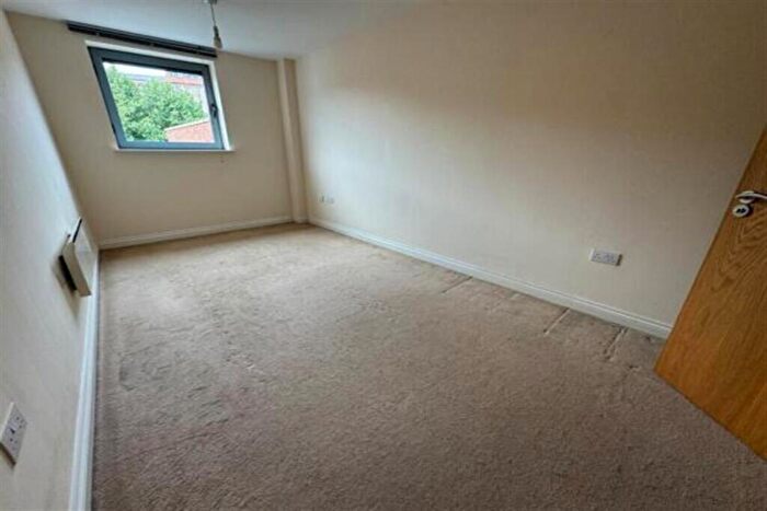 2 Bedroom Flat To Rent In Bedroom Property In Property Location, NG1
