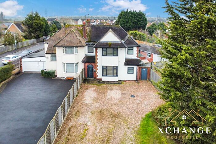 3 Bedroom Semi-Detached House For Sale In Lutterworth Road, Nuneaton, CV11