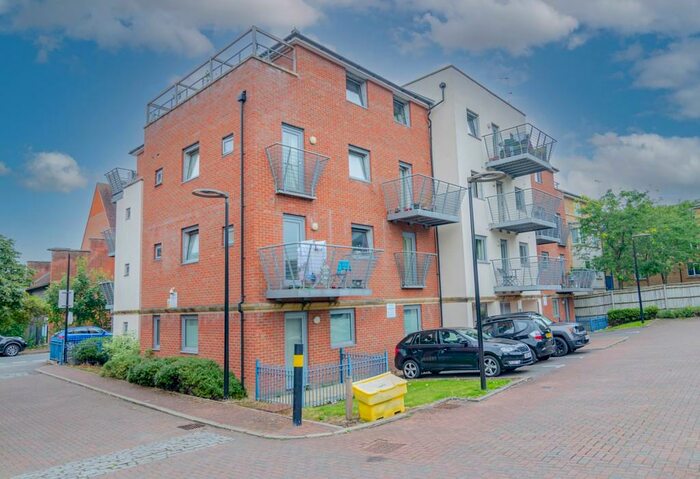 1 Bedroom Apartment To Rent In Kings View, High Wycombe, Buckinghamshire, HP11