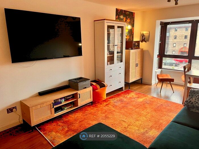 3 Bedroom Flat To Rent In Sienna Gardens, Edinburgh, EH9