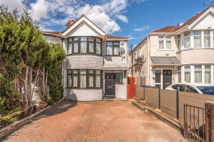 3 Bedroom End Of Terrace House For Sale In Woodhouse Avenue, Perivale, Greenford, UB6