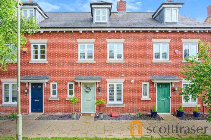 3 Bedroom Town House To Rent In Ashdale Avenue, Witney, OX28