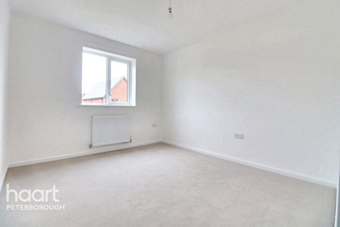 3 Bedroom Terraced House For Sale In Somerset Drive, Peterborough, PE7