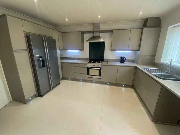 2 Bedroom House To Rent In Castle Road West, Oldbury, B68