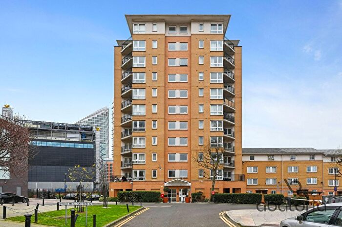 2 Bedroom Flat To Rent In Wingfield Court, Newport Avenue, London, E14