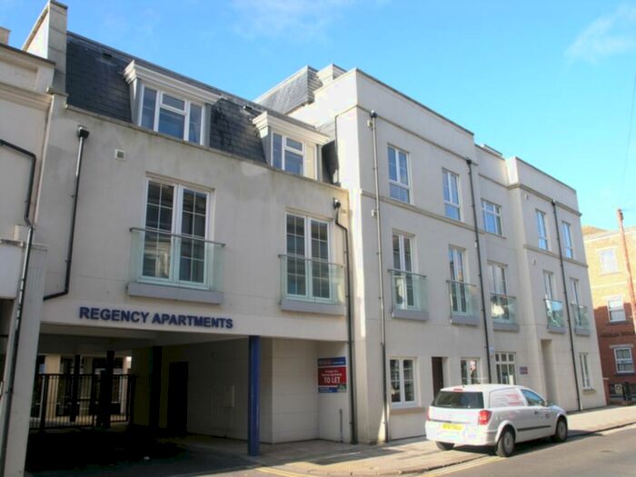 2 Bedroom Flat To Rent In Crescent Road, Worthing, BN11