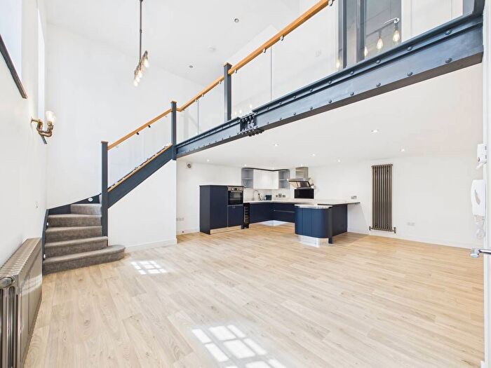 2 Bedroom Flat For Sale In Mustoe Road, Frenchay, Bristol, BS16