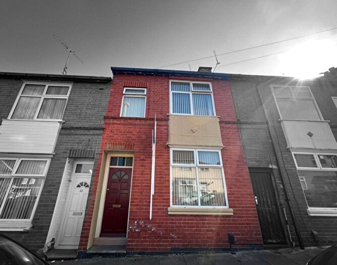 3 Bedroom Terraced House For Sale In Ashover Road, Off East Park Road, Leicester, LE5