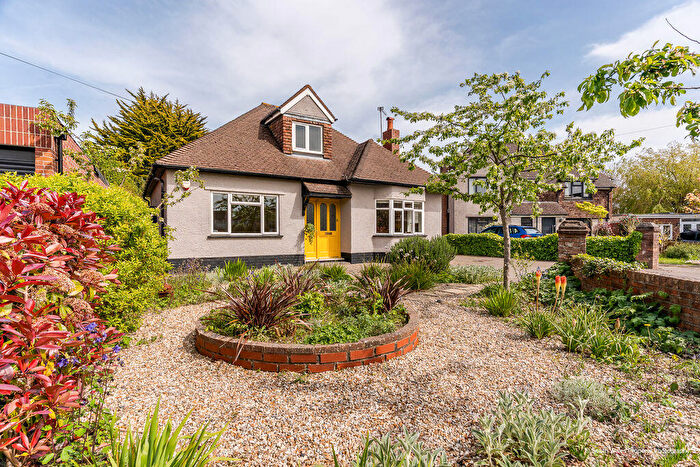 4 Bedroom Detached House For Sale In Cherwell Road, Penarth, CF64