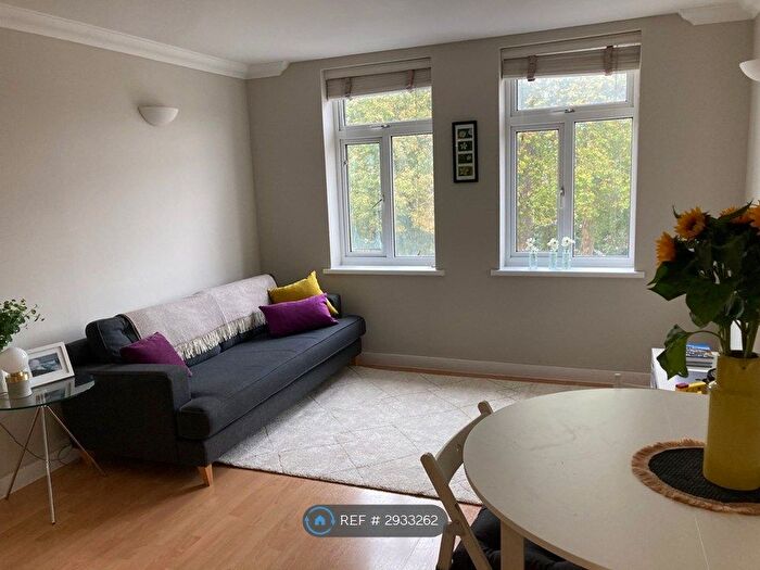 1 Bedroom Flat To Rent In Abney Park Court, London, N16