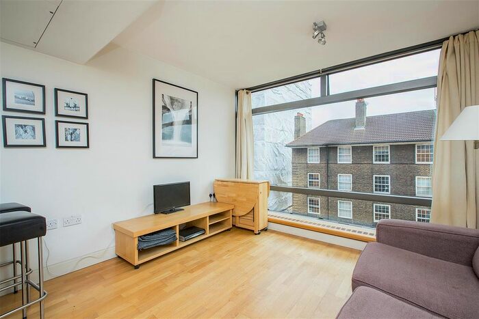 1 Bedroom Flat To Rent In Parliament View, Albert Embankment, Vauxhall. London, SE1