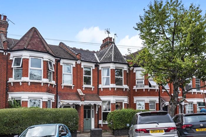 3 Bedroom Terraced House To Rent In Northcott Avenue London, N22