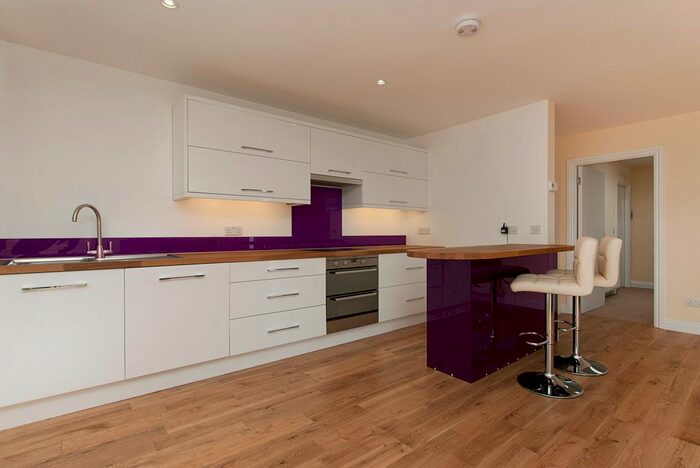2 Bedroom Flat To Rent In Haydons Road, London, SW19