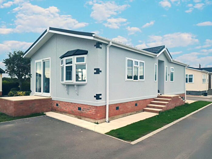 2 Bedroom Park Home For Sale In Nottingham, Nottinghamshire, NG2