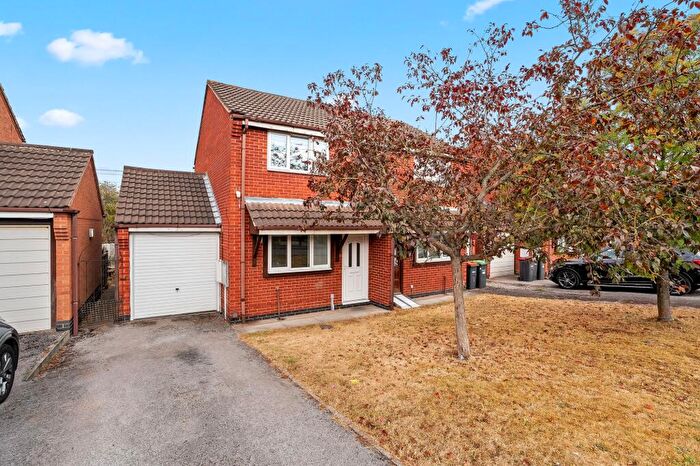 2 Bedroom Semi-Detached House To Rent In Covert Close, Hucknall, NG15