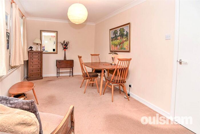 4 Bedroom Detached House For Sale In Oakfield Road, Selly Park, Birmingham, B29