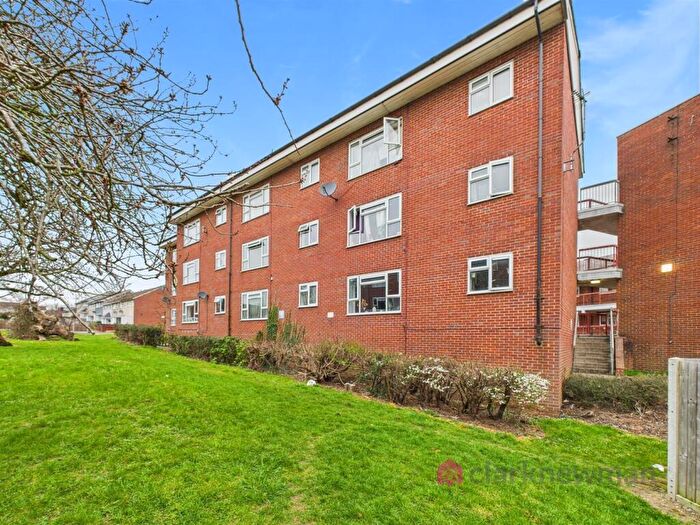 1 Bedroom Apartment For Sale In Church End, Harlow, CM19
