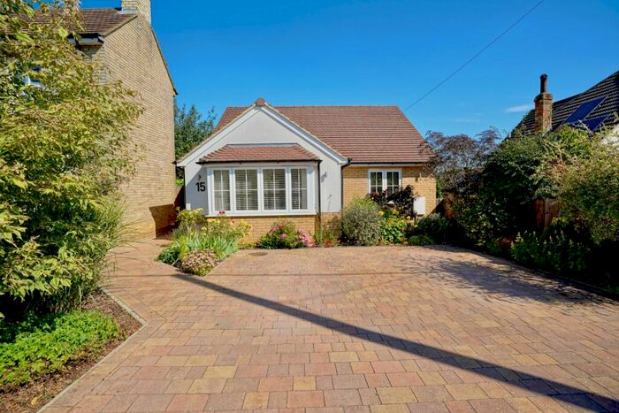 2 Bedroom Detached Bungalow For Sale In High Street, Hail Weston, St. Neots, Cambridgeshire, PE19