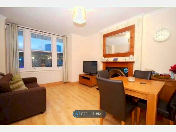 2 Bedroom Flat To Rent In Wickham Road, Beckenham, BR3