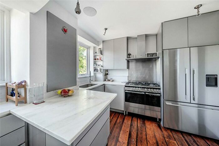 2 Bedroom Apartment To Rent In North End, Hampstead, NW3