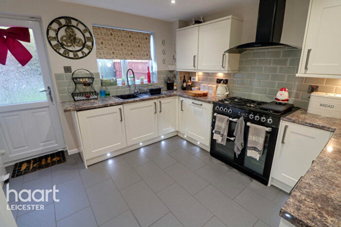 4 Bedroom Detached House For Sale In Haywood Close, Leicester, LE5