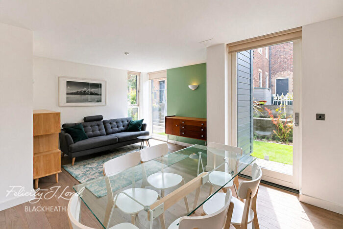 2 Bedroom Apartment To Rent In Napoleon Lane, London, SE18