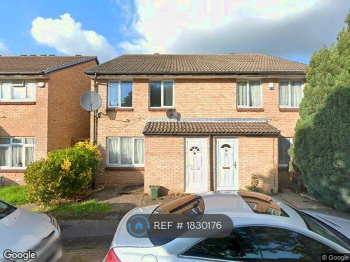 2 Bedroom Maisonette To Rent In Alba Close, Hayes, UB4