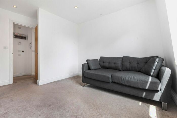 2 Bedroom Apartment To Rent In Boundary Street, Shoreditch, London, E2