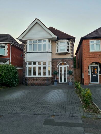 4 Bedroom Detached House To Rent In Sunnybank Road, Sutton Coldfield, B73