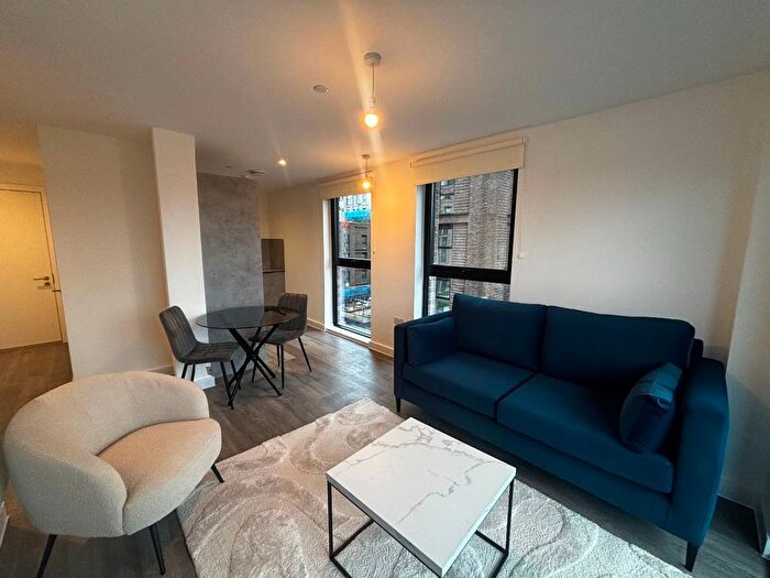 1 Bedroom Flat To Rent In Berkeley Square, Salford, M5
