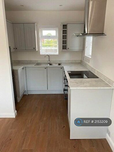 1 Bedroom Flat To Rent In Southdown Road, Harpenden, AL5